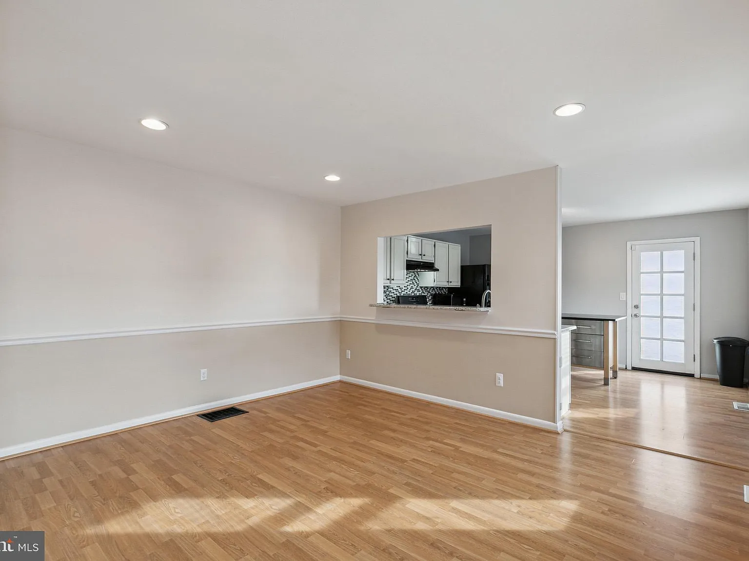 3 bed, 2.0 bath, 1344 sqft, $2,200 — Photo 4