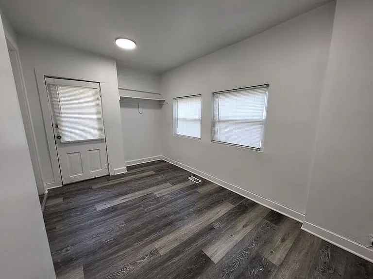 523 W Maple Ave #1A — Photo 13