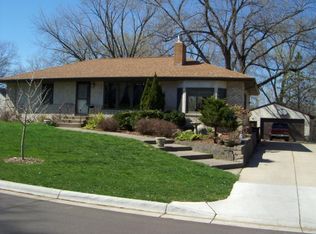 2411 Jewell Ln, South Saint Paul, MN 55075