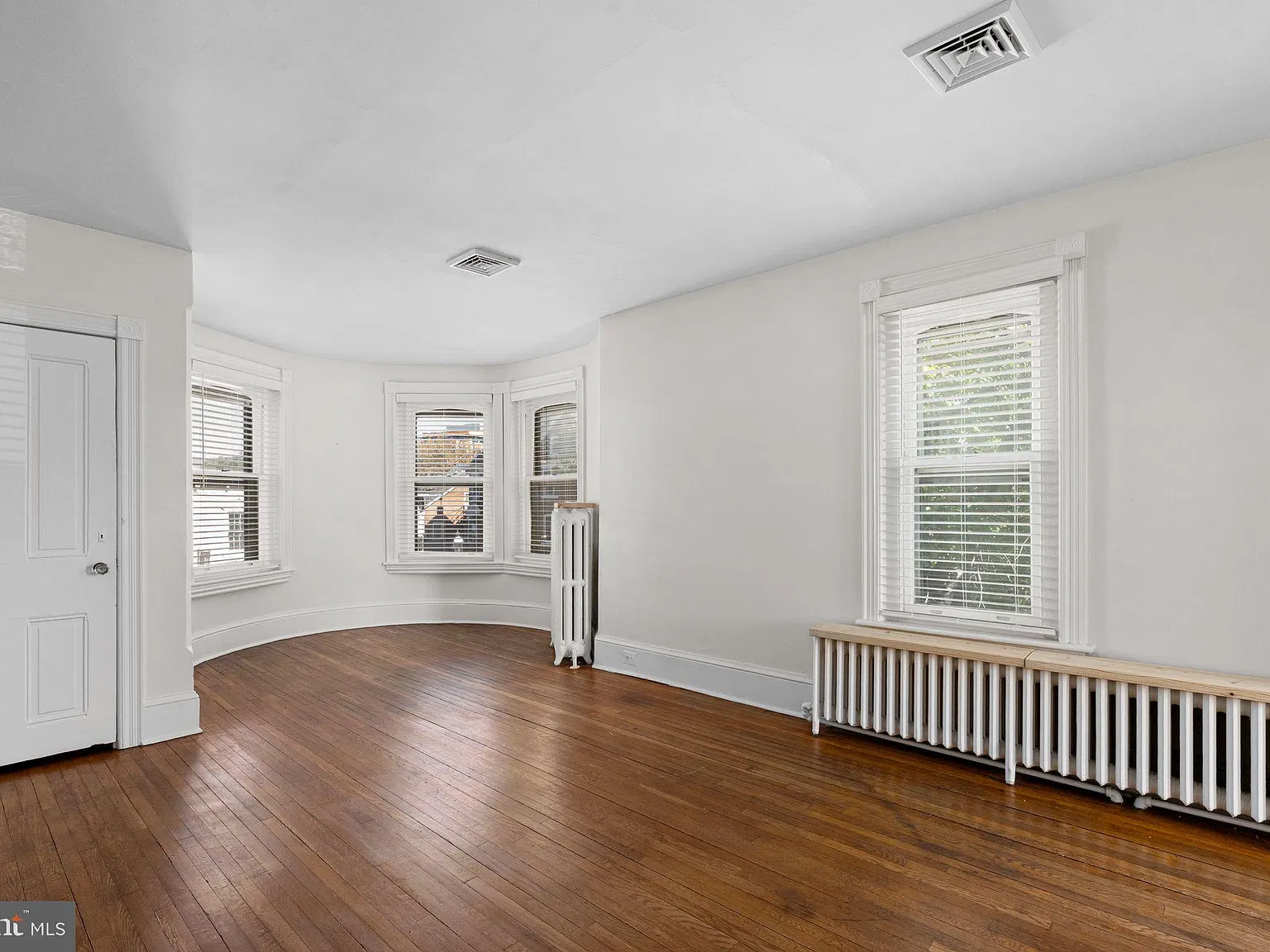 2 bed, 1.5 bath, 1200 sqft, $2,500 — Photo 1