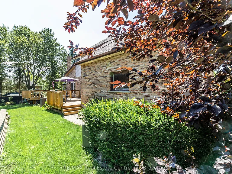 79 Woodland Glen Dr — Photo 2