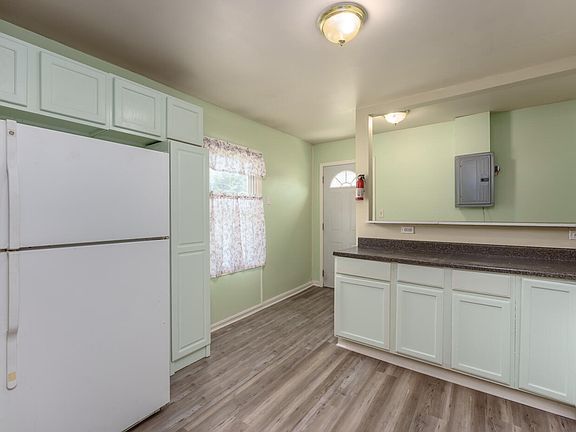 5th image of 7 Roseneath Ave