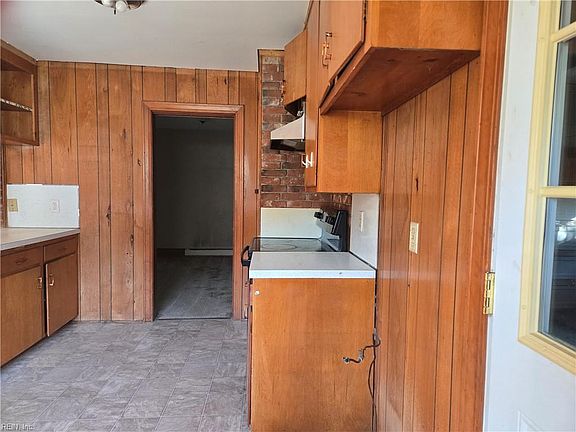 4th image of 214 Delaney Dr