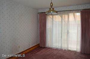 dining room toward sunroom