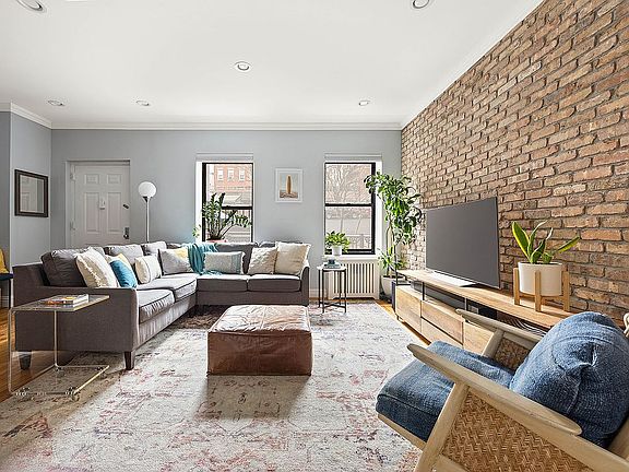 3rd image of 564 Henry St #1