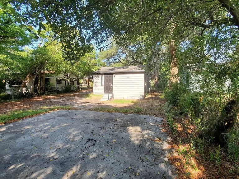 3805 N Whittier St — Photo 5