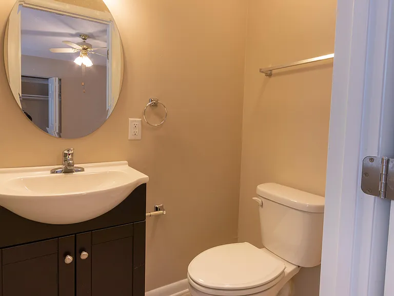 324 Lakeside Dr #E3 — Photo 15