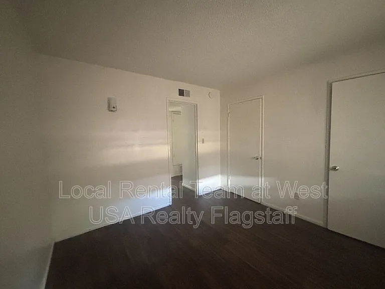 2219 E Dortha Ave #5 — Photo 6