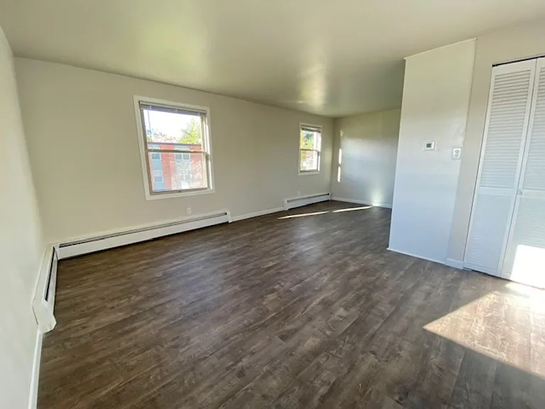1220 Lore Ln — Photo 6