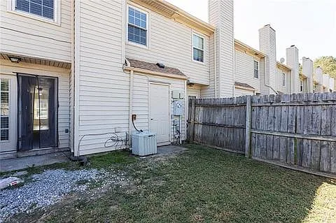 5684 Campus Dr — Photo 18
