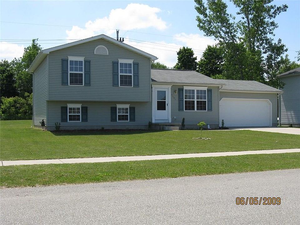 1st image of 9897 Holly Dr