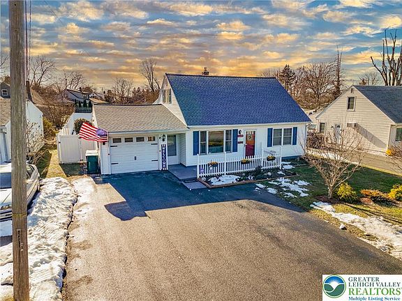 2nd image of 1243 Mine Lane Rd