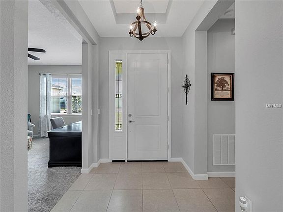 3rd image of 1413 Palisades Ln