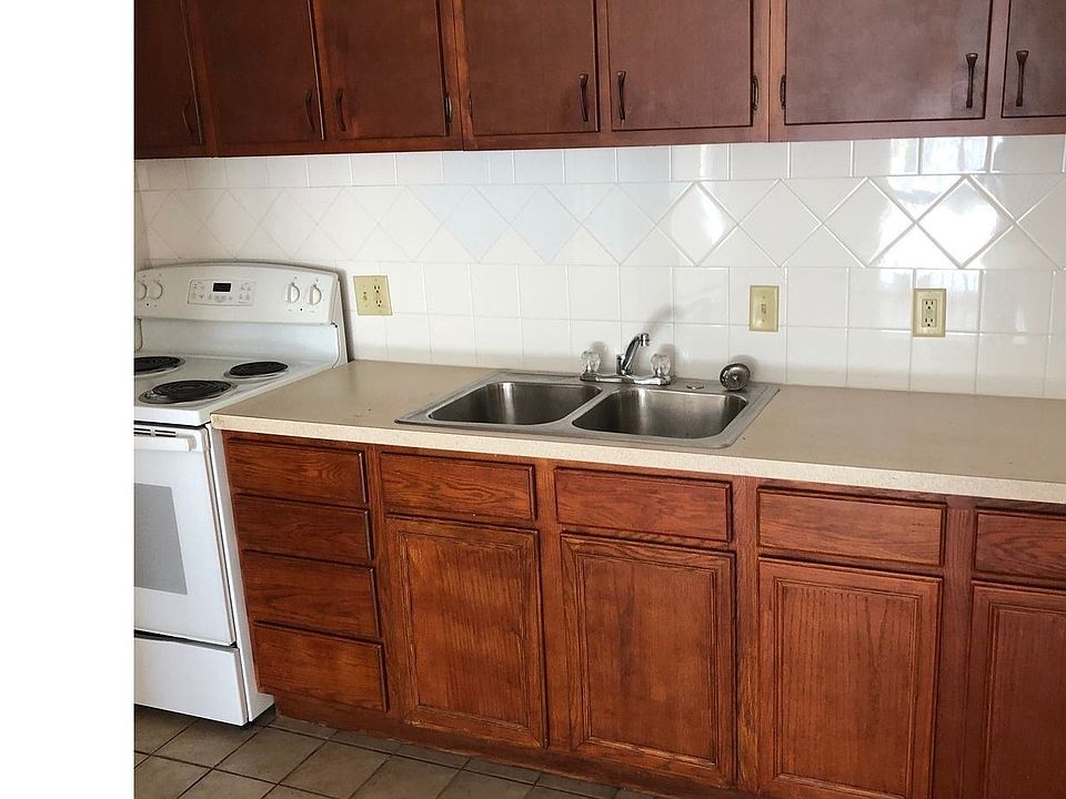 1st image of 314 Oak St APT 06