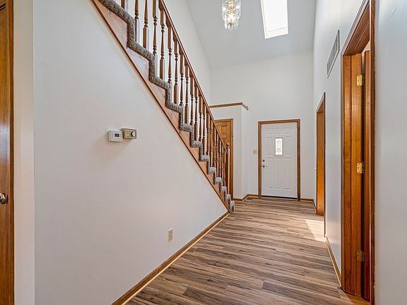 3rd image of 912 Park Ave