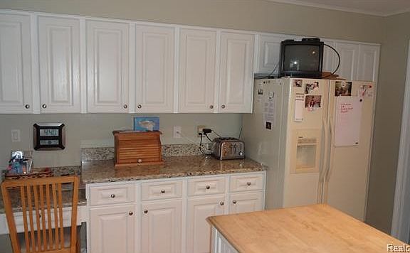 5th image of 1326 Hollywood Dr