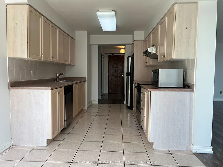 156 Enfield Pl #2205 — Photo 9