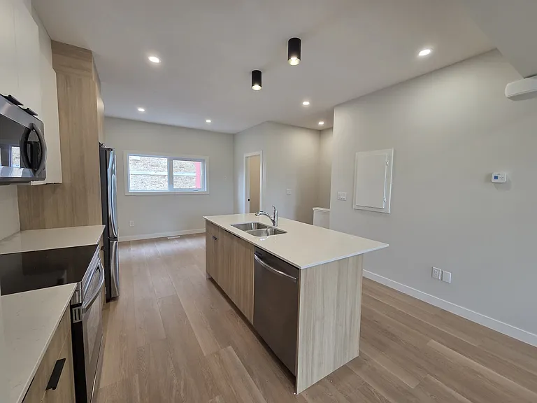 6203 109a St NW #1 — Photo 15