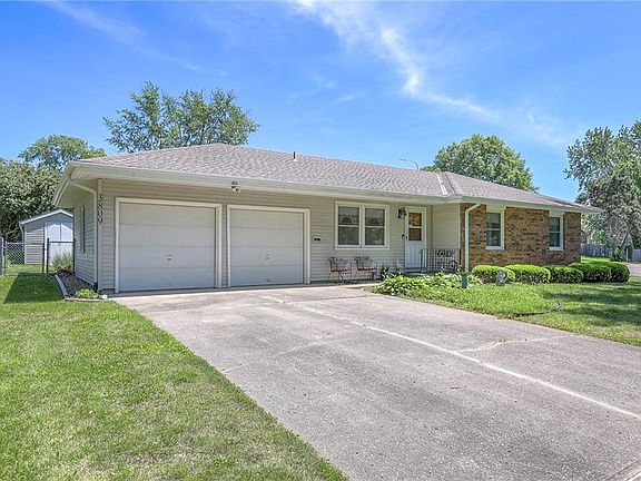 2nd image of 3809 S Greenwich Ln