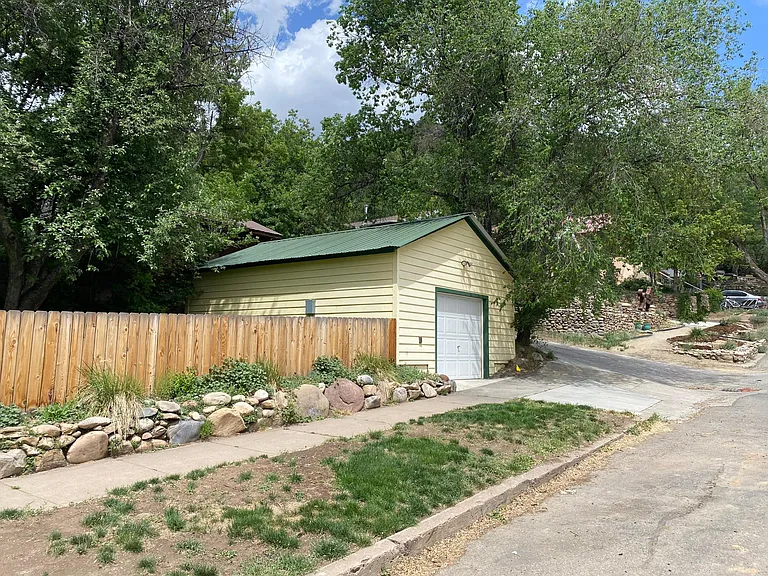 1004 E 5th Ave — Photo 3