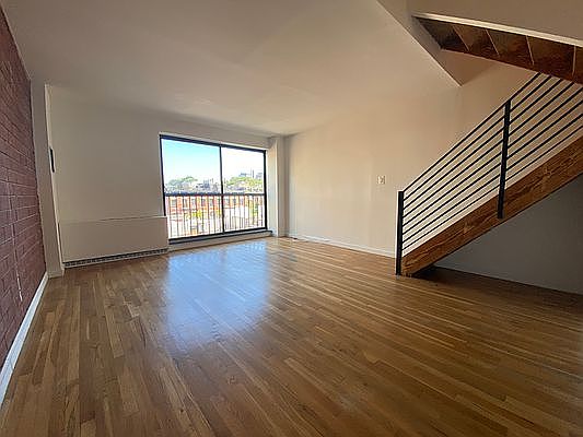 3rd image of 10 Jones St APT 5A