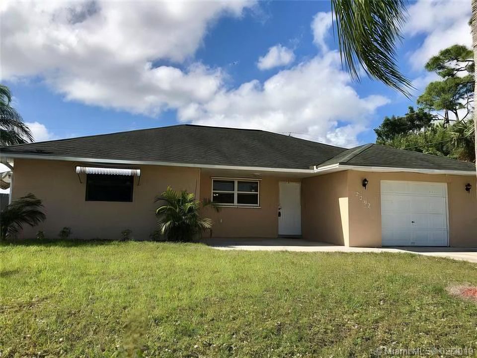 1st image of 2292 SE Holland Street