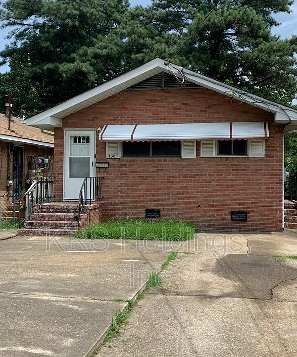 430 Greenbriar Ave
