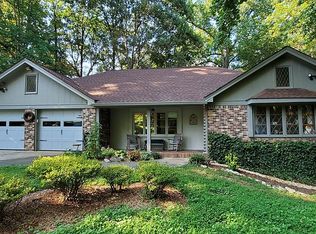 586 Mountain Park Trl, Stone Mountain, GA 30087
