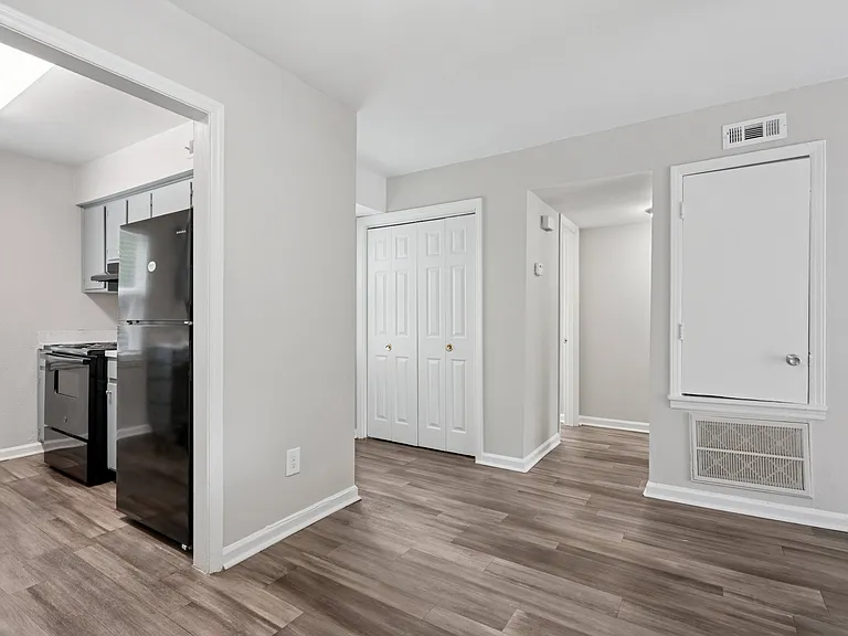 The Highlands Apartments — Photo 13