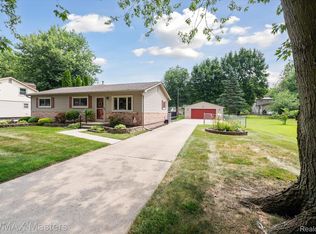 26091 Rogell Rd, New Boston, MI 48164