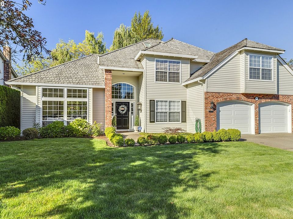 1st image of 253 NE Hillwood Dr