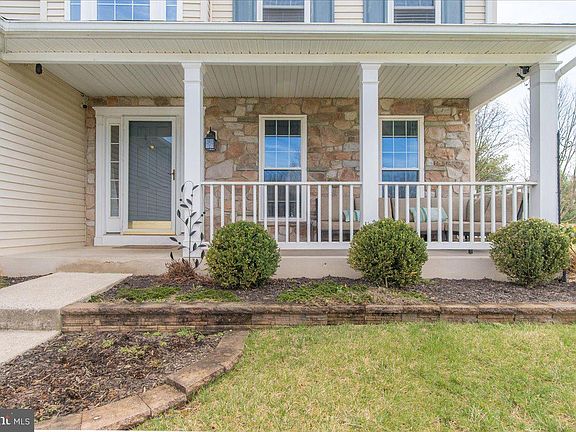 3rd image of 9931 Stephanie Ln