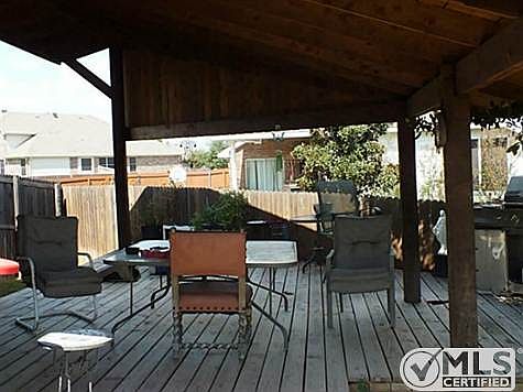 5th image of 5016 Willow Bend Ln