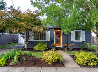 9015 SE Taylor St, Portland, OR