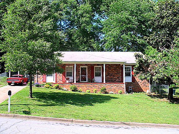 4th image of 121 Elon Pl