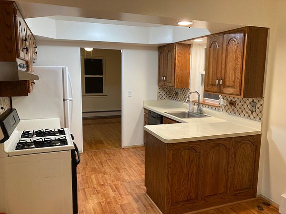 5th image of 6757 N Avers Ave