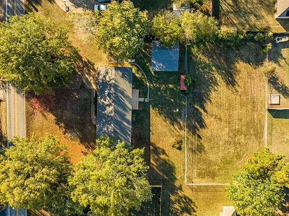 5th image of 804 Skyline Dr