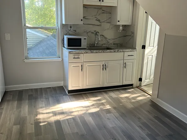 62 Shores St Floor 2, Taunton, MA 02780