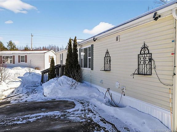 2nd image of 8 Maple Ridge Ln