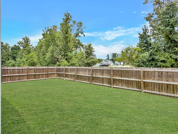 3rd image of 141 Sugeree Dr