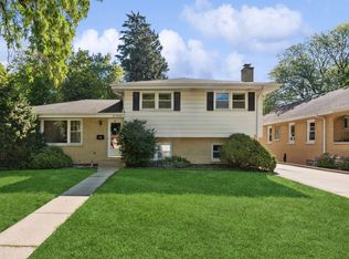 119 S Albert St, Mount Prospect, IL 60056