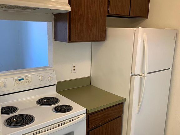 3rd image of 1601 Pennsylvania St NE Unit U1