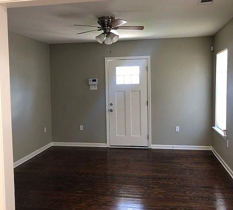 4th image of 903 Central Dr