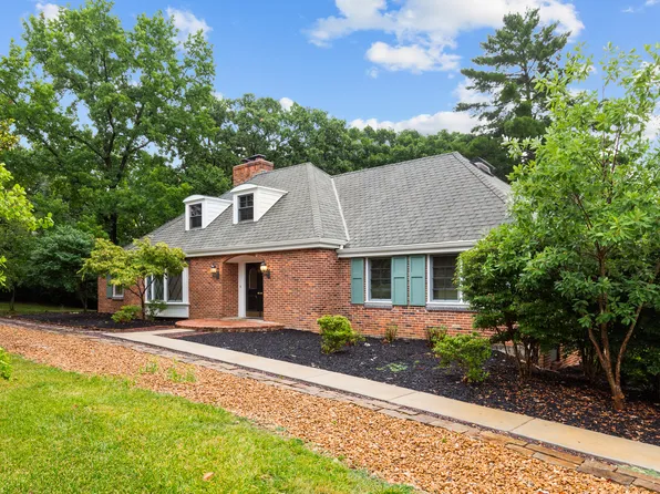 12910 N Topping Estates Dr, Saint Louis, MO 63131