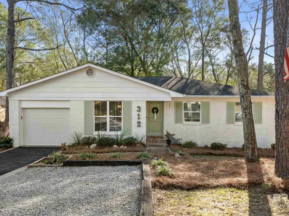 312 Vanderbilt Dr, Mobile, AL 36608
