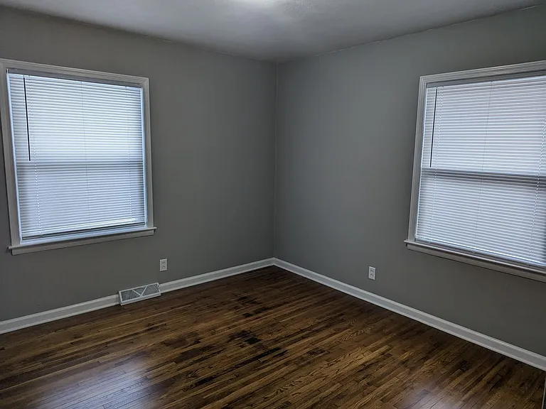 1704 Parker St — Photo 7