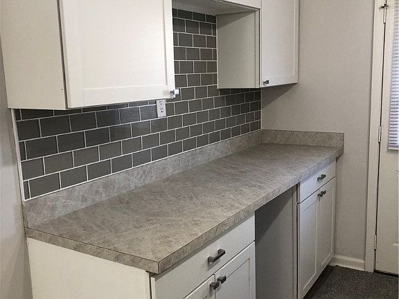 5th image of 225 Rawson Dr
