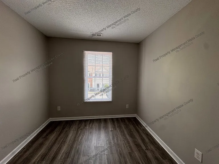 424 Alero Rd — Photo 23
