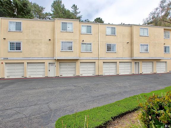 2nd image of 1010 San Antonio Cir Unit 224