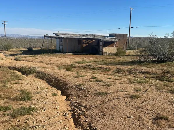 988 Old Woman Springs Rd, Yucca Valley, CA 92284